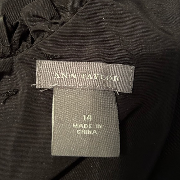 Ann Taylor Sleeveless Shell - Picture 3 of 3